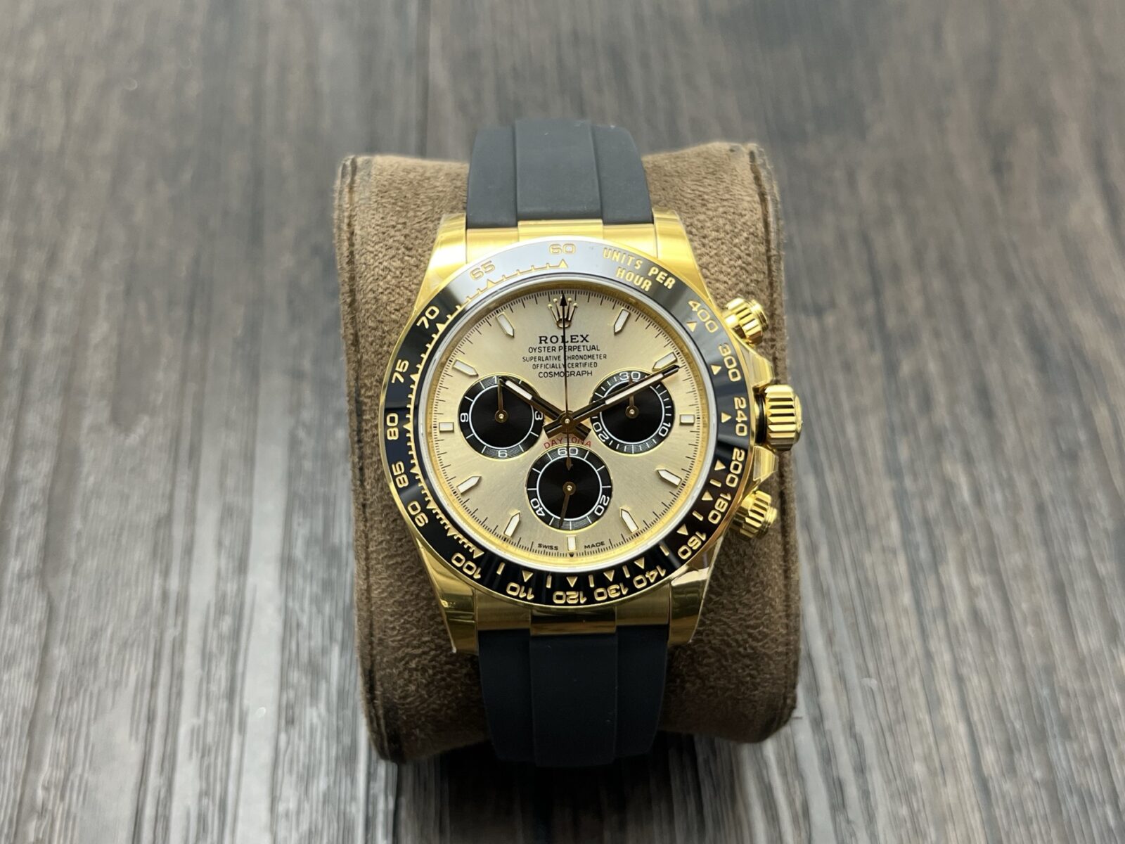 ROLEX Cosmograph Daytona 126518LN Yellow Dial - Image 2