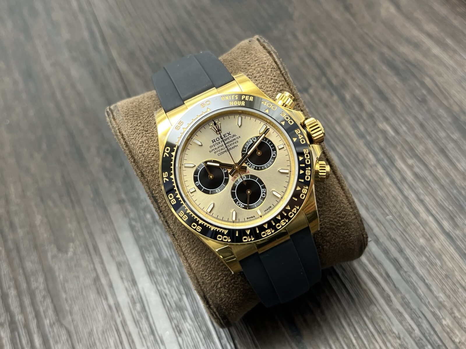 ROLEX Cosmograph Daytona 126518LN Yellow Dial - Image 3