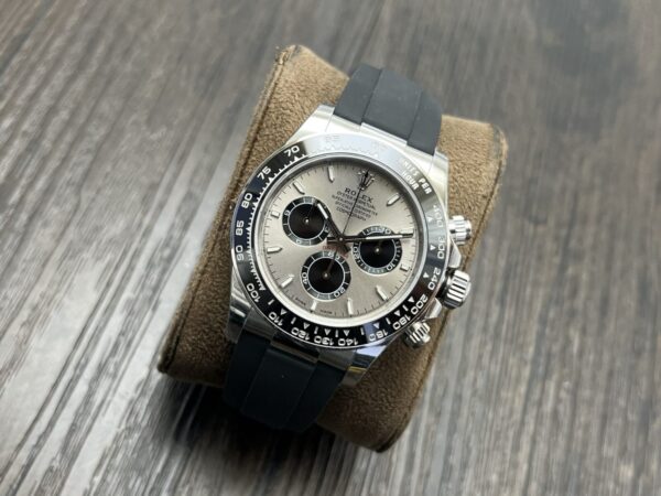 ROLEX Cosmograph Daytona 126519LN Silver Dial - Image 4