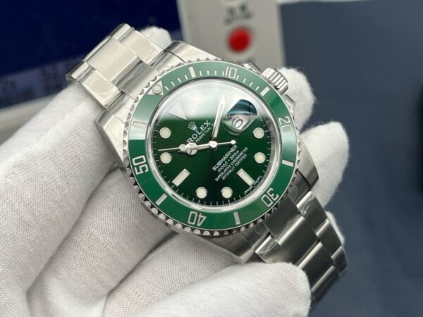 Rolex Submariner Date Green 'Hulk' 40mm - Image 5