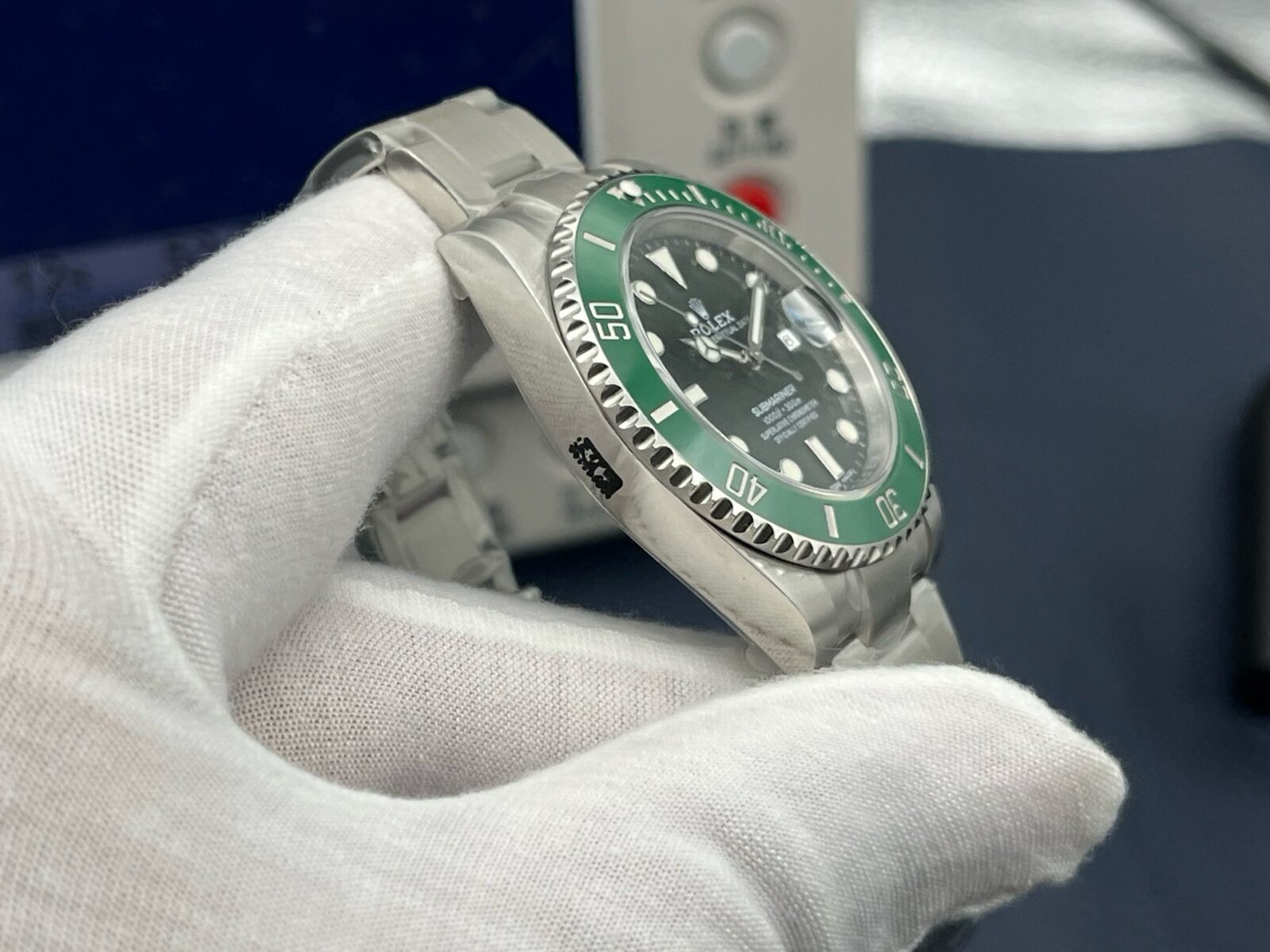 Rolex Submariner Date Green 'Hulk' 40mm - Image 6