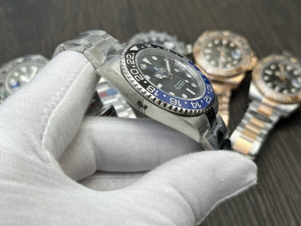 Rolex GMT-Master II Blue & Black Bezel 40mm – Automatic 3285 Movement, Dual Time, Date Display - Image 6