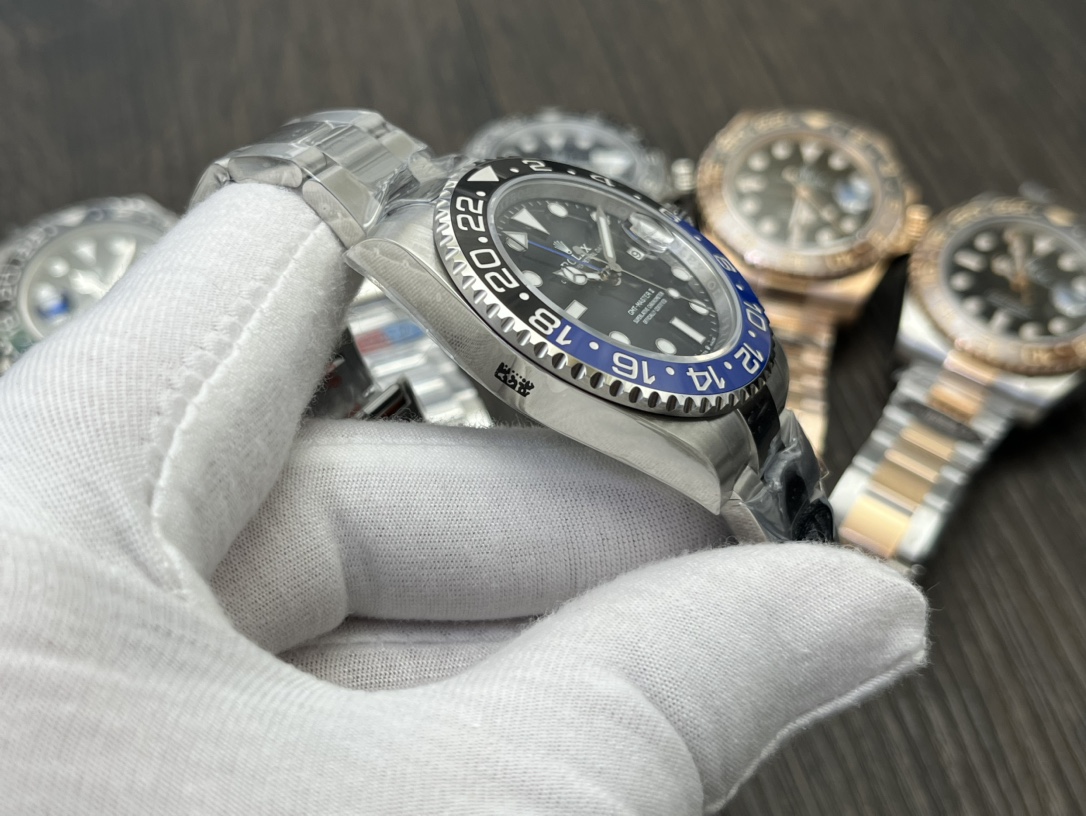 Rolex GMT-Master II Blue & Black Bezel 40mm – Automatic 3285 Movement, Dual Time, Date Display - Image 6