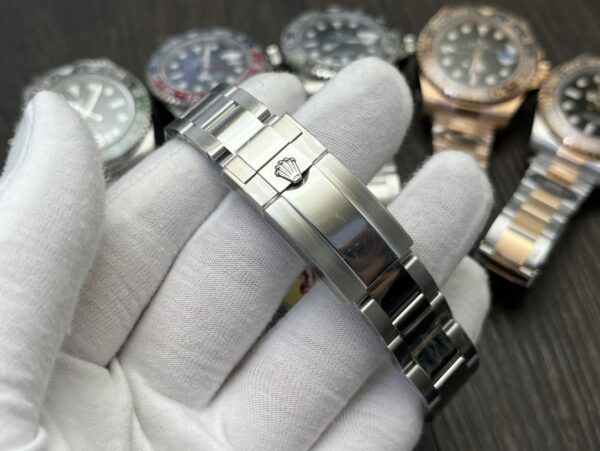 Rolex GMT-Master II Blue & Black Bezel 40mm – Automatic 3285 Movement, Dual Time, Date Display - Image 8