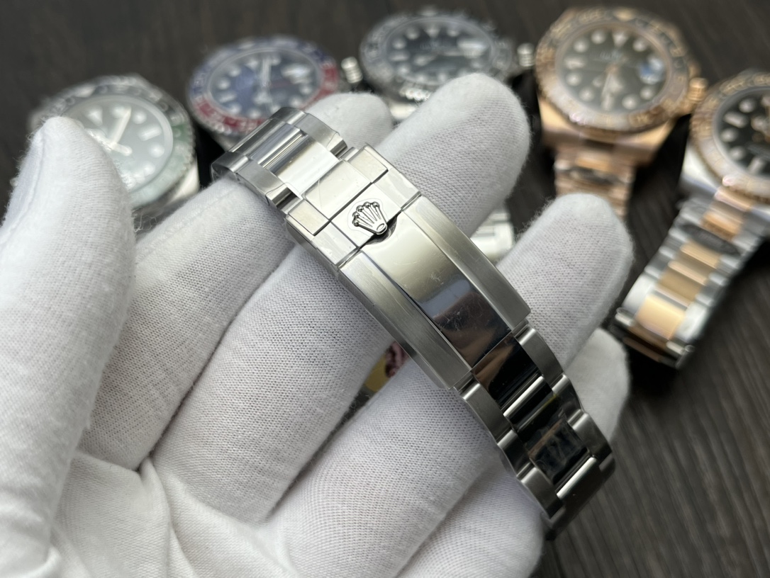 Rolex GMT-Master II Blue & Black Bezel 40mm – Automatic 3285 Movement, Dual Time, Date Display - Image 8