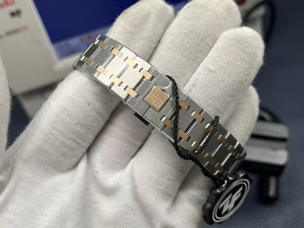 Audemars Piguet Royal Oak 37mm Silver Dial Automatic Watch - Image 8