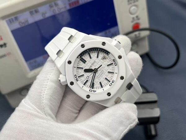 Audemars Piguet Royal Oak Offshore Diver 42mm White Dial Ceramic - Image 2