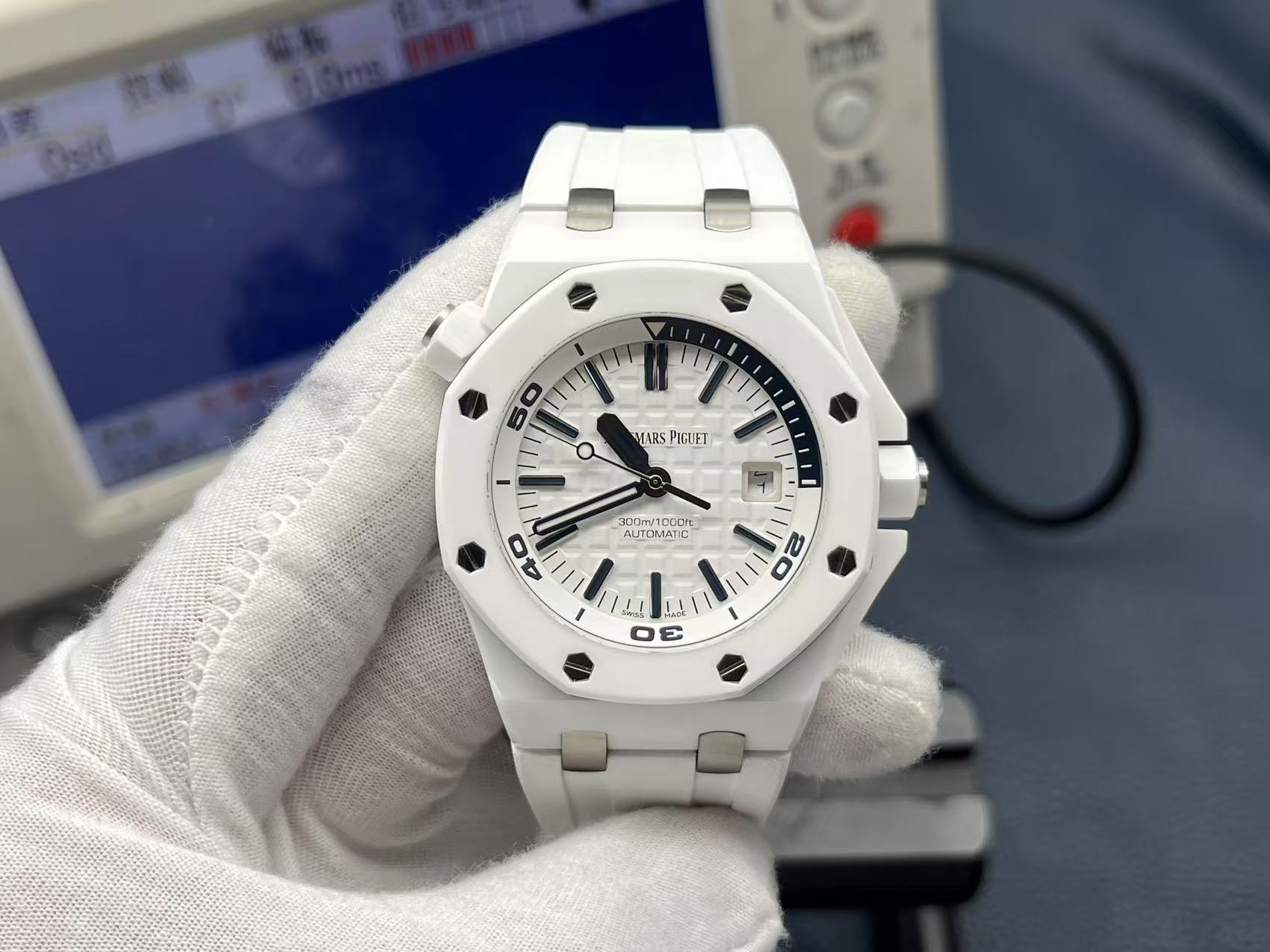 Audemars Piguet Royal Oak Offshore Diver 42mm White Dial Ceramic - Image 3