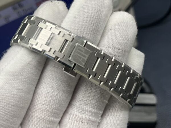 Audemars Piguet Royal Oak Jumbo 39mm Blue Dial Stainless Steel - Image 8