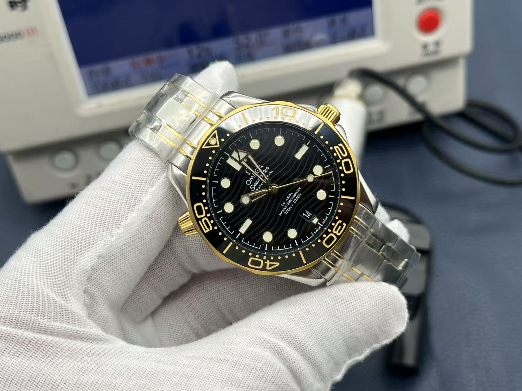 OMEGA Seamaster Diver 300M Co‑Axial Master Chronometer 42mm Black Dial Steel - Image 2