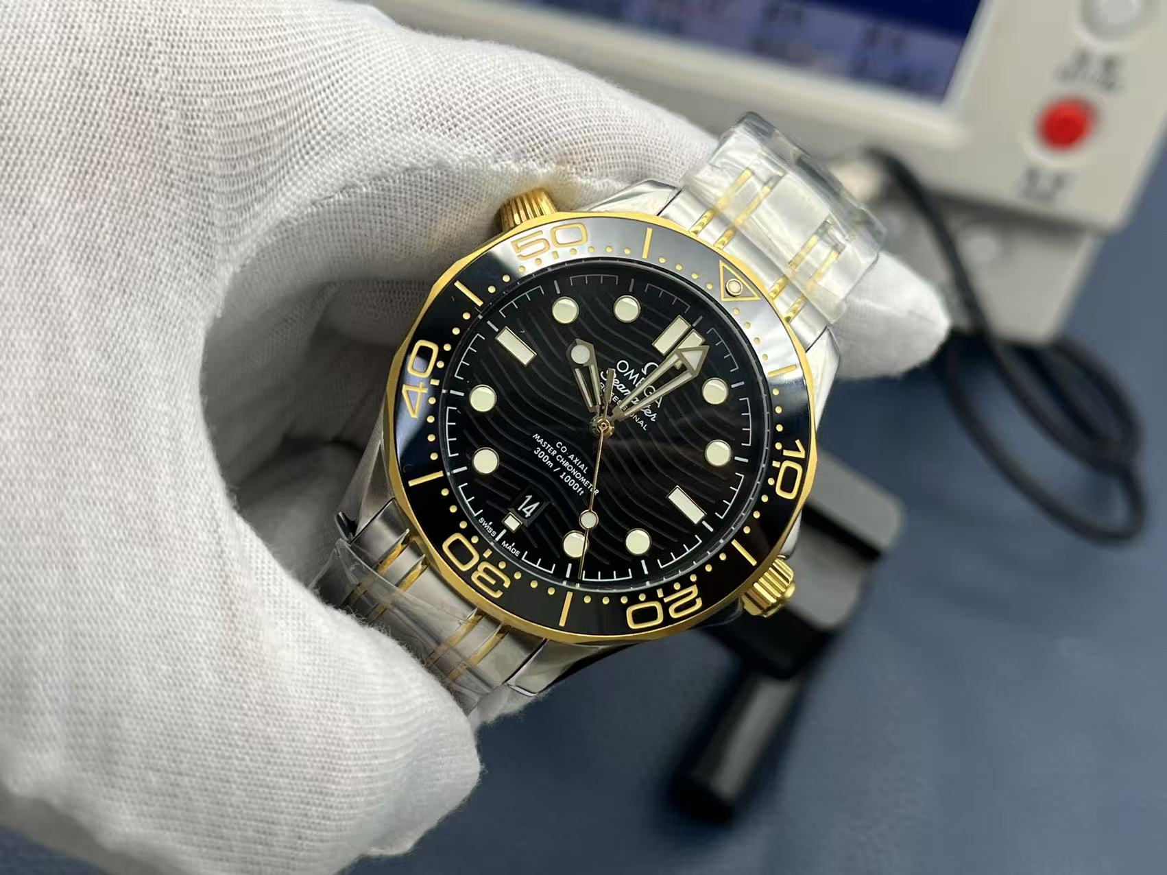 OMEGA Seamaster Diver 300M Co‑Axial Master Chronometer 42mm Black Dial Steel - Image 4
