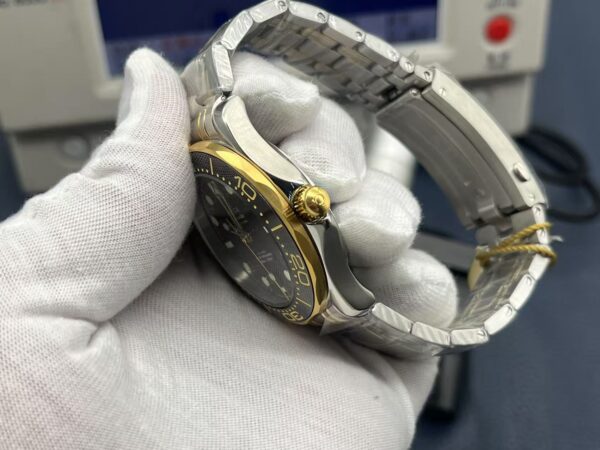 OMEGA Seamaster Diver 300M Co‑Axial Master Chronometer 42mm Black Dial Steel - Image 6