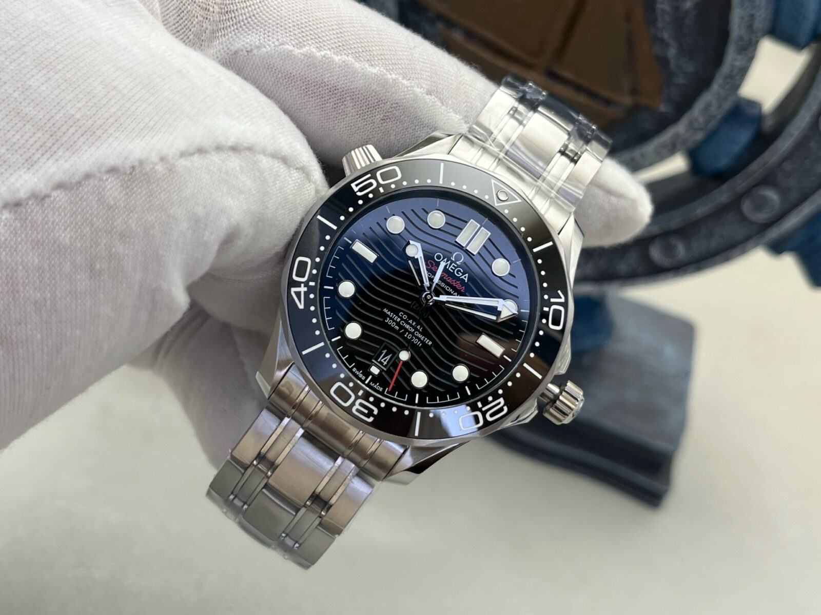 OMEGA Seamaster Diver 300M 42mm Automatic Watch Black Dial Stainless Steel - Image 4