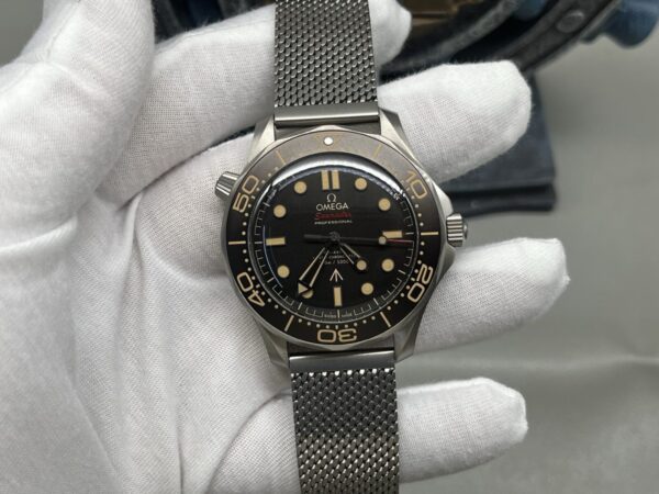 OMEGA Seamaster 300M Diver 007 Edition Automatic 42mm Black Dial - Image 3