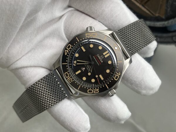 OMEGA Seamaster 300M Diver 007 Edition Automatic 42mm Black Dial - Image 4