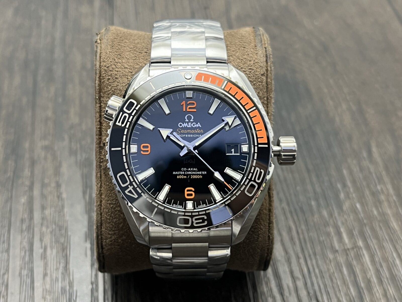 OMEGA Seamaster Planet Ocean 600M 43.5mm “Quarter Orange” – Caliber 8900 Automatic - Image 2