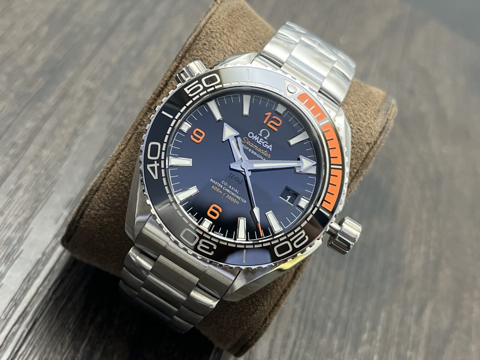 OMEGA Seamaster Planet Ocean 600M 43.5mm “Quarter Orange” – Caliber 8900 Automatic - Image 3