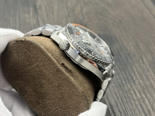 OMEGA Seamaster Planet Ocean 600M 43.5mm “Quarter Orange” – Caliber 8900 Automatic - Image 5