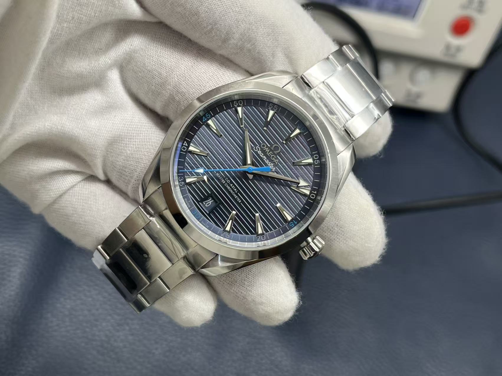 OMEGA Seamaster Aqua Terra 150M Automatic Watch 41mm Blue Dial - Image 4