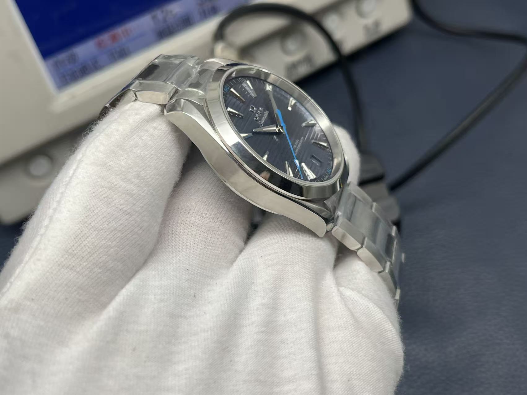 OMEGA Seamaster Aqua Terra 150M Automatic Watch 41mm Blue Dial - Image 5