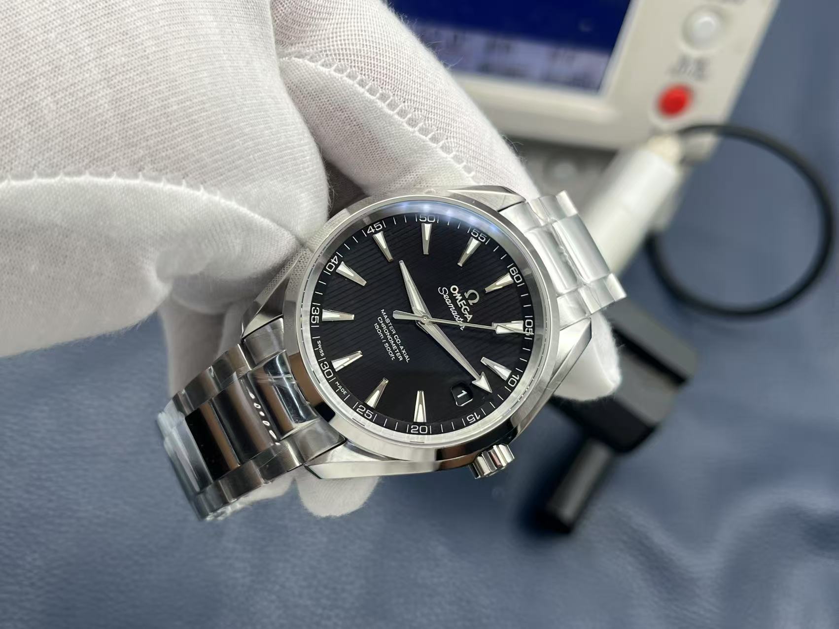 OMEGA Seamaster Aqua Terra 150M Co‑Axial Master Chronometer 38.5mm Black Dial Steel - Image 4