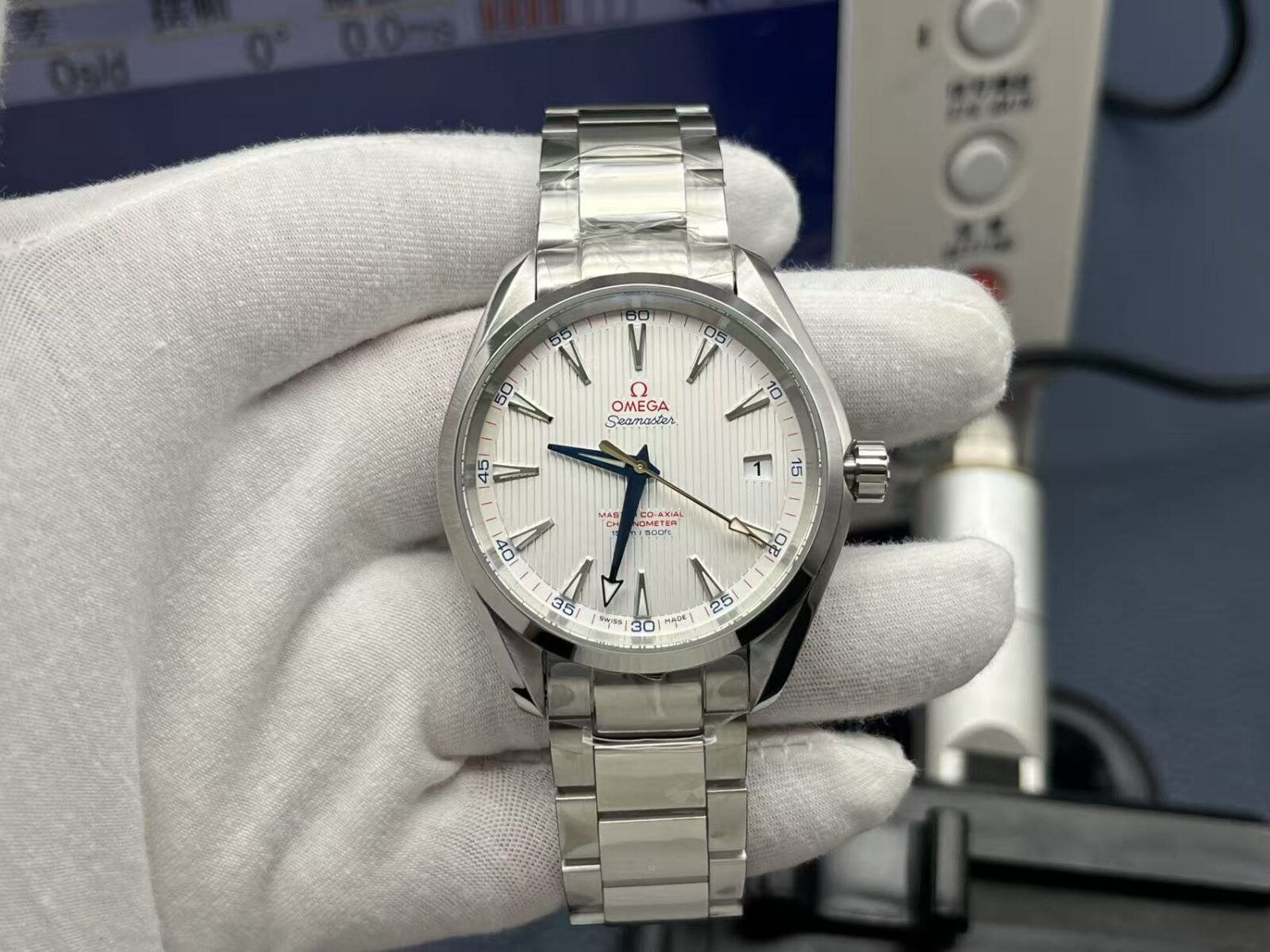 OMEGA Seamaster Aqua Terra 150M Co‑Axial Master Chronometer 41.5mm Silver Dial Steel - Image 3