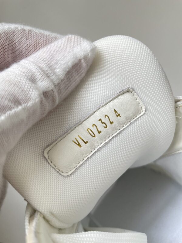 LOUIS VUITTON Trainer Beige (Men) - Image 8