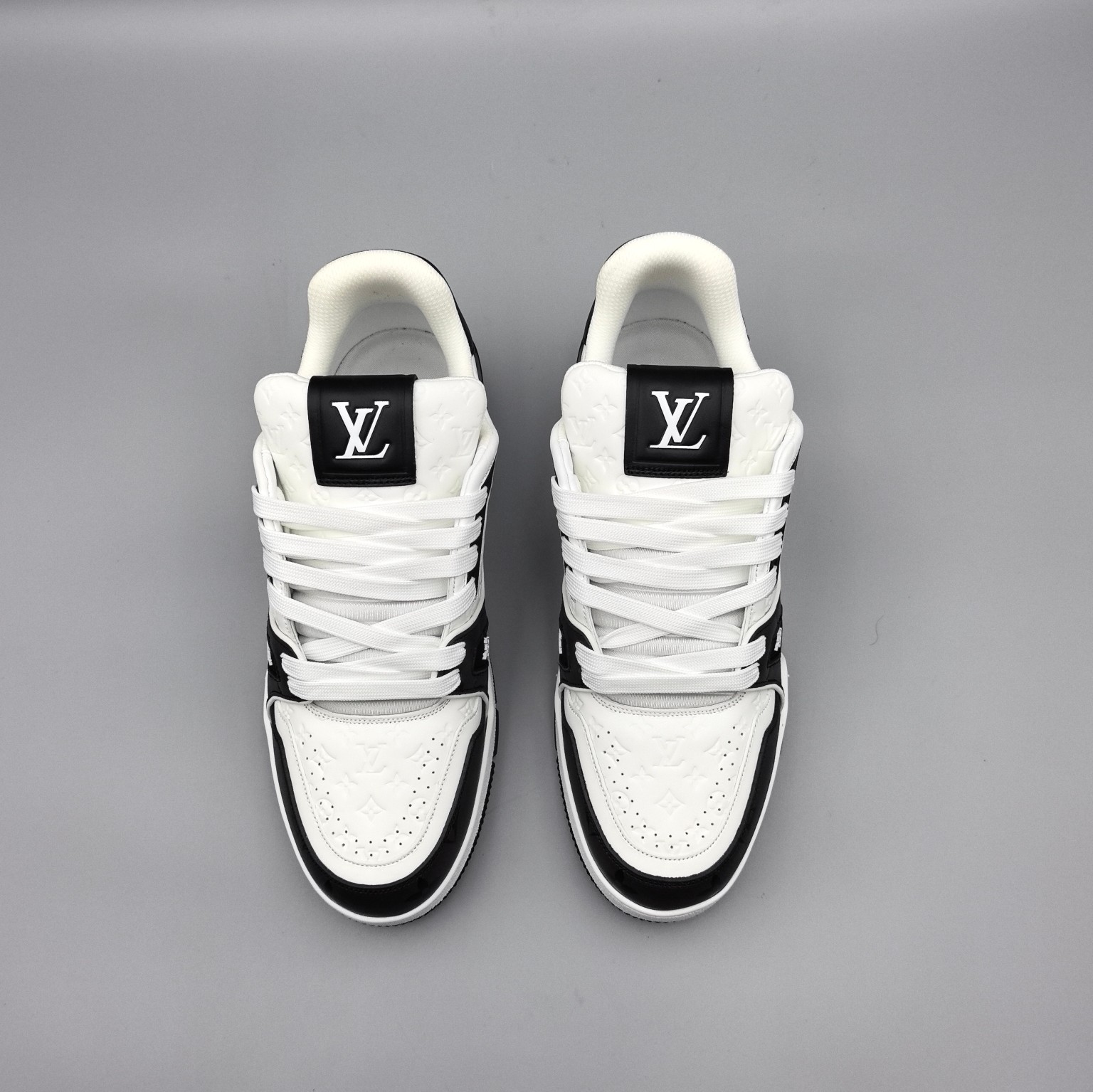 LOUIS VUITTON Trainer Black/White - Image 7