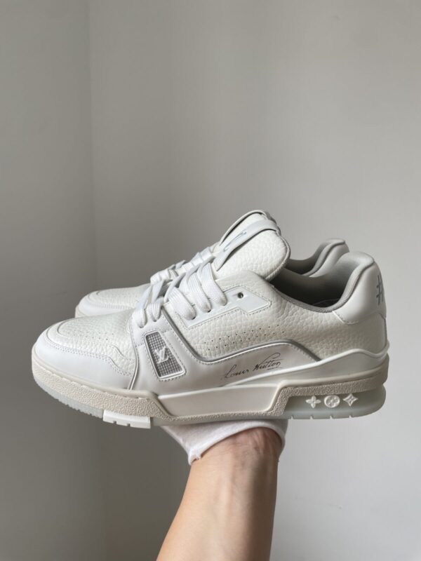 LOUIS VUITTON Trainer Cement White - Image 2