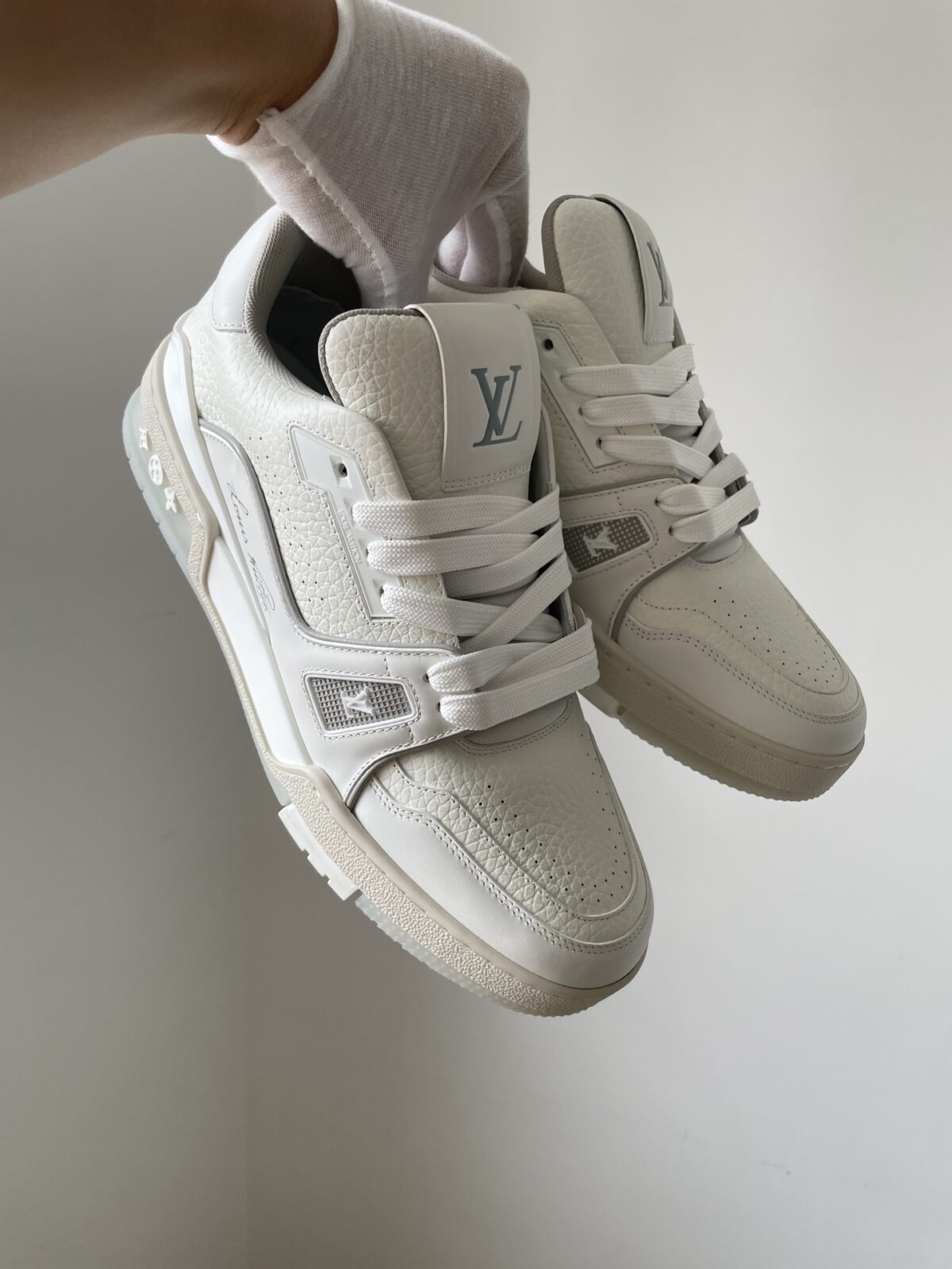 LOUIS VUITTON Trainer Cement White - Image 5