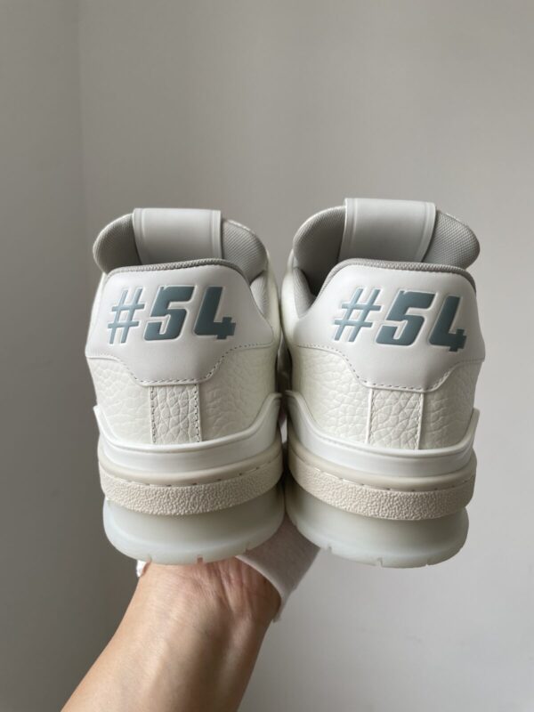 LOUIS VUITTON Trainer Cement White - Image 9