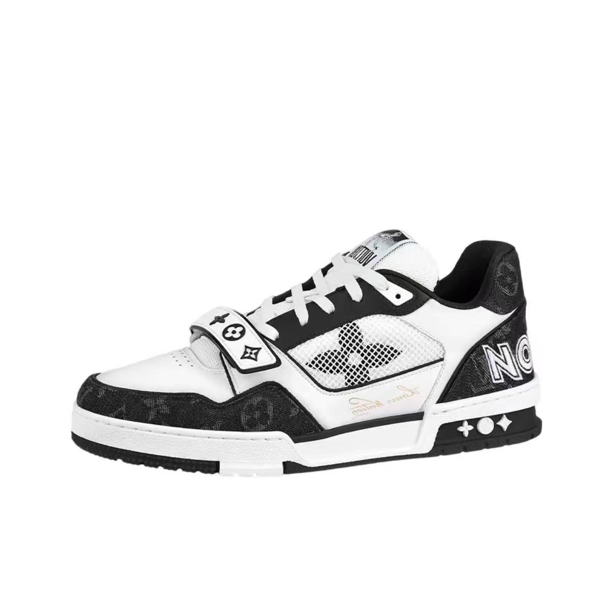 LOUIS VUITTON Trainer Classic Logo Black (Men)
