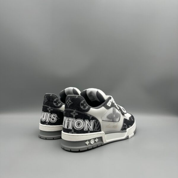 LOUIS VUITTON Trainer Classic Logo Black (Men) - Image 2