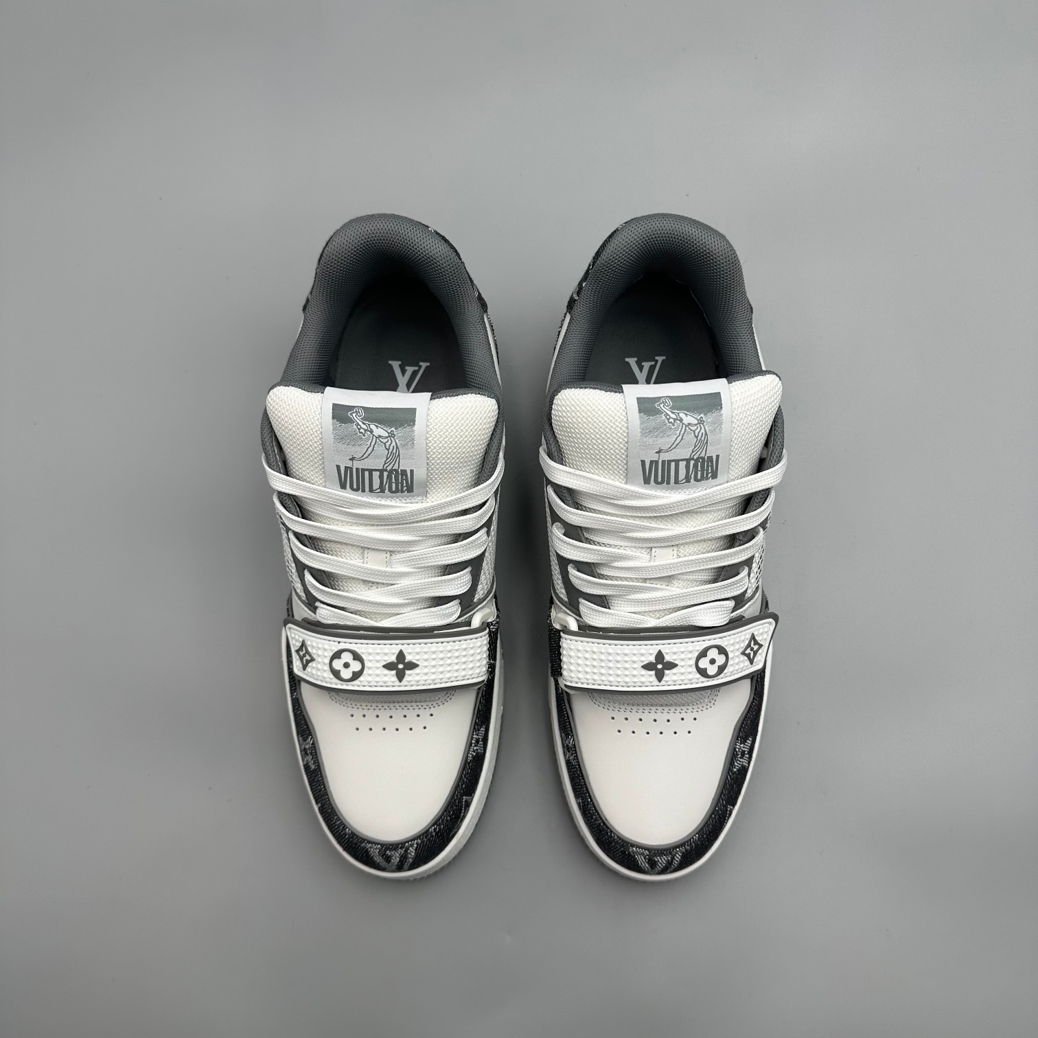 LOUIS VUITTON Trainer Classic Logo Black (Men) - Image 3