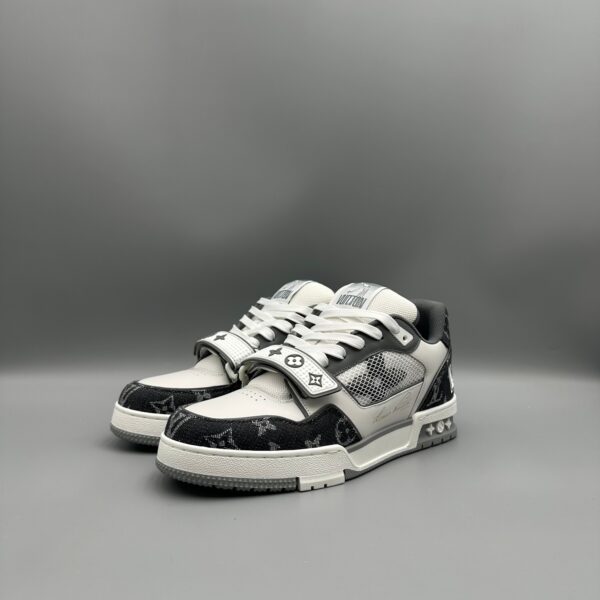 LOUIS VUITTON Trainer Classic Logo Black (Men) - Image 4