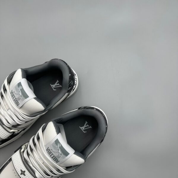 LOUIS VUITTON Trainer Classic Logo Black (Men) - Image 7