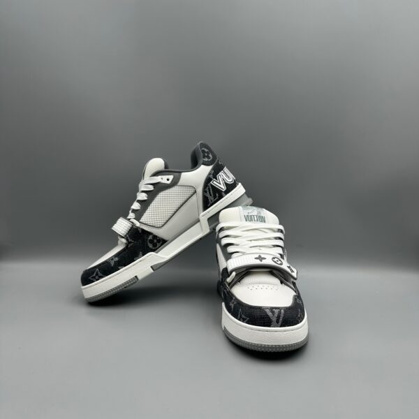 LOUIS VUITTON Trainer Classic Logo Black (Men) - Image 9