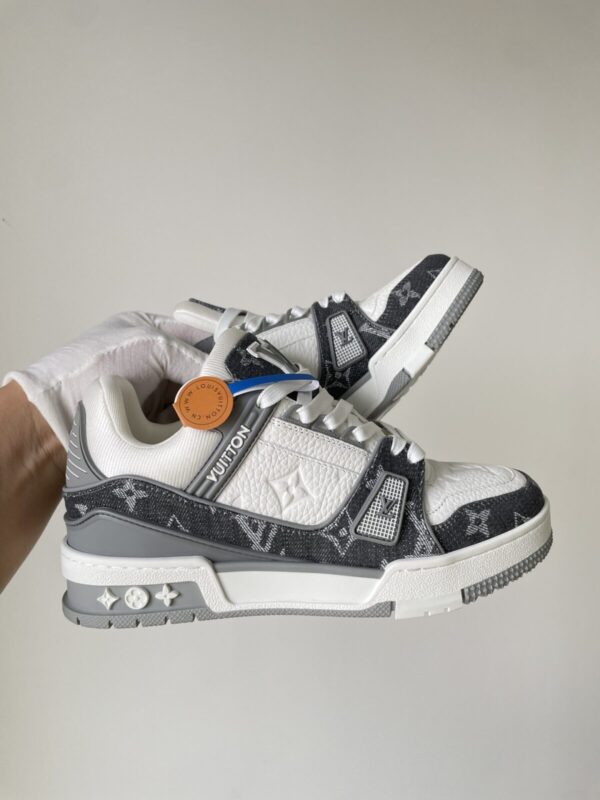 LOUIS VUITTON Trainer Grey/White - Image 2