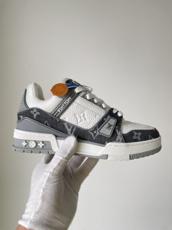 LOUIS VUITTON Trainer Grey/White - Image 4