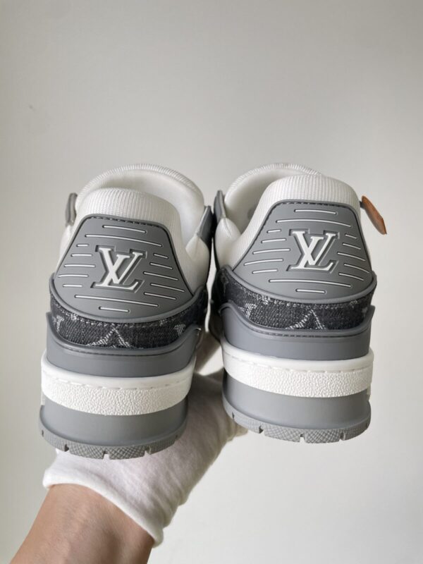 LOUIS VUITTON Trainer Grey/White - Image 6