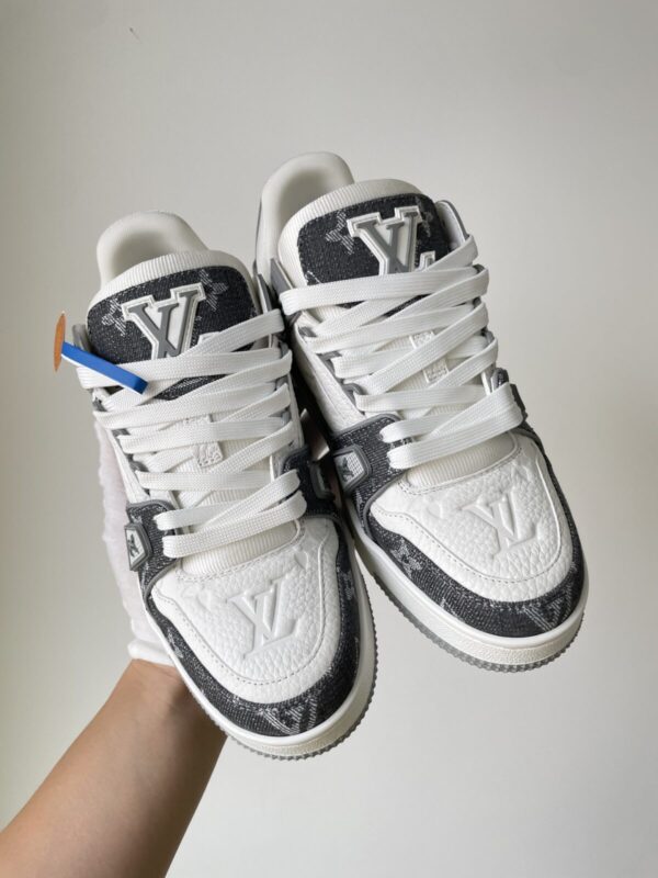 LOUIS VUITTON Trainer Grey/White - Image 8