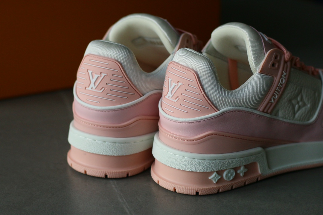 LOUIS VUITTON Trainer Rose Pink - Image 5