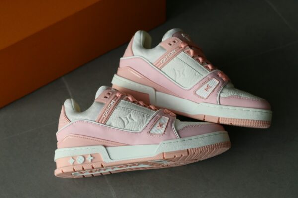 LOUIS VUITTON Trainer Rose Pink - Image 6