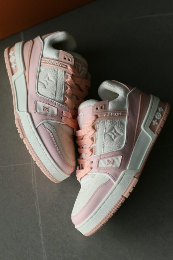 LOUIS VUITTON Trainer Rose Pink - Image 8
