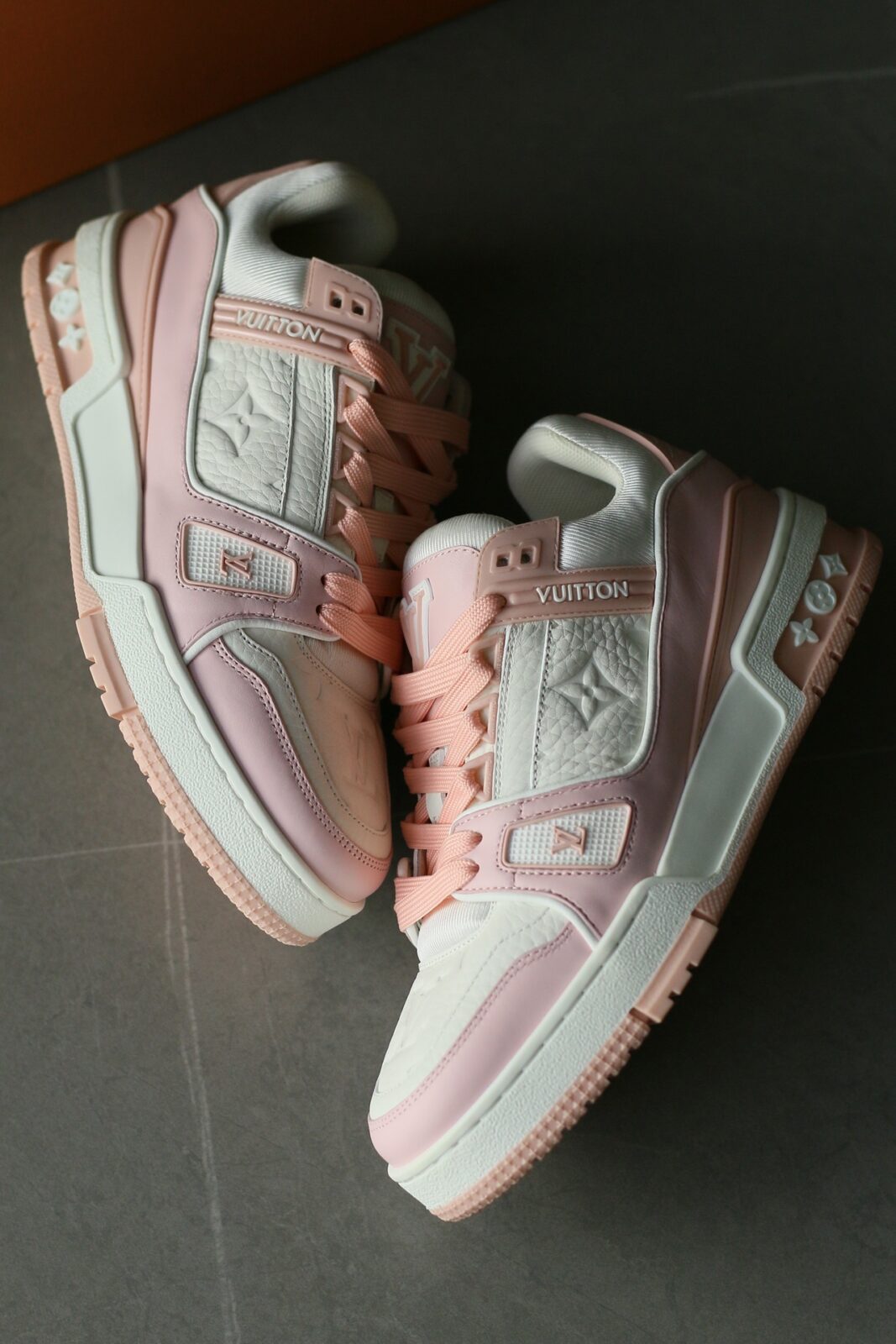 LOUIS VUITTON Trainer Rose Pink - Image 8