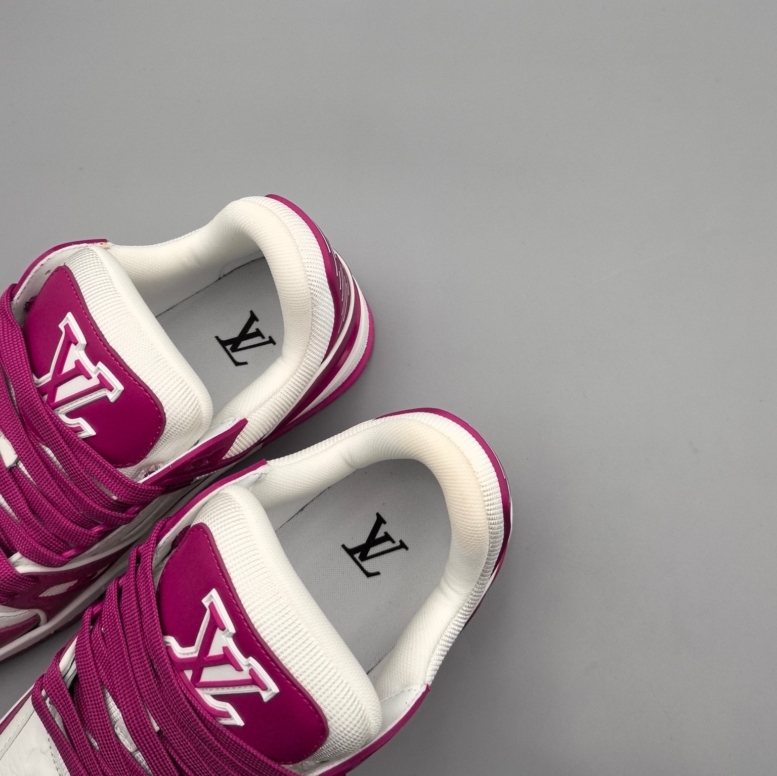 LOUIS VUITTON Trainer White/Purple - Image 8