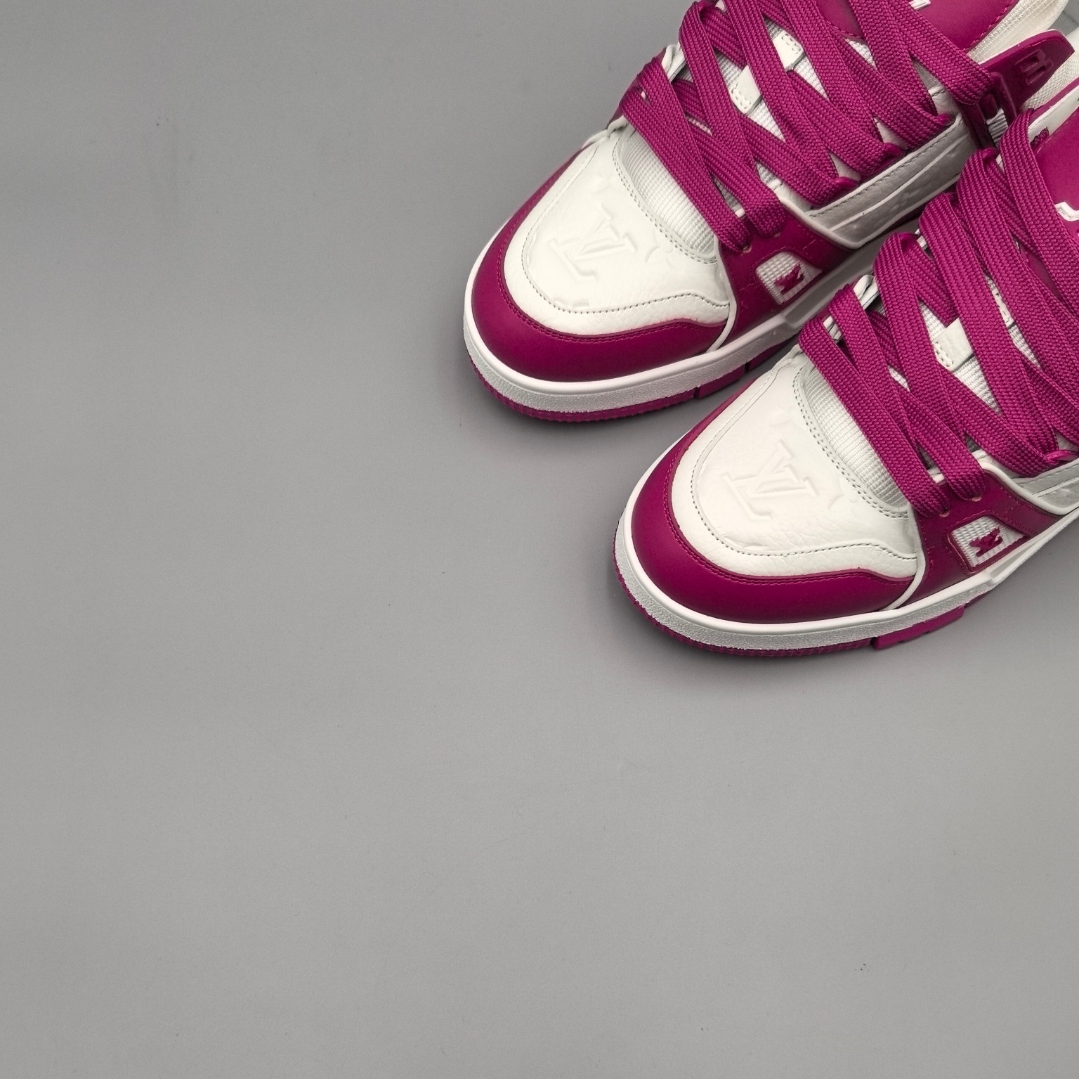 LOUIS VUITTON Trainer White/Purple - Image 9