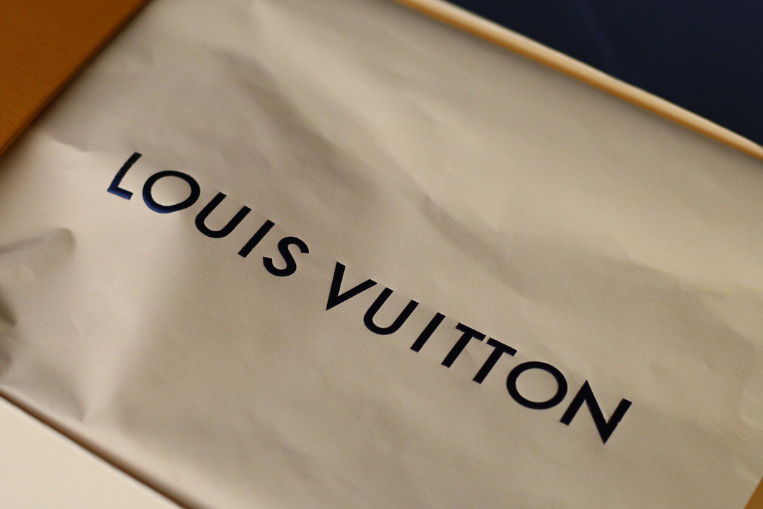LOUIS VUITTON Trainer White/Red - Image 9