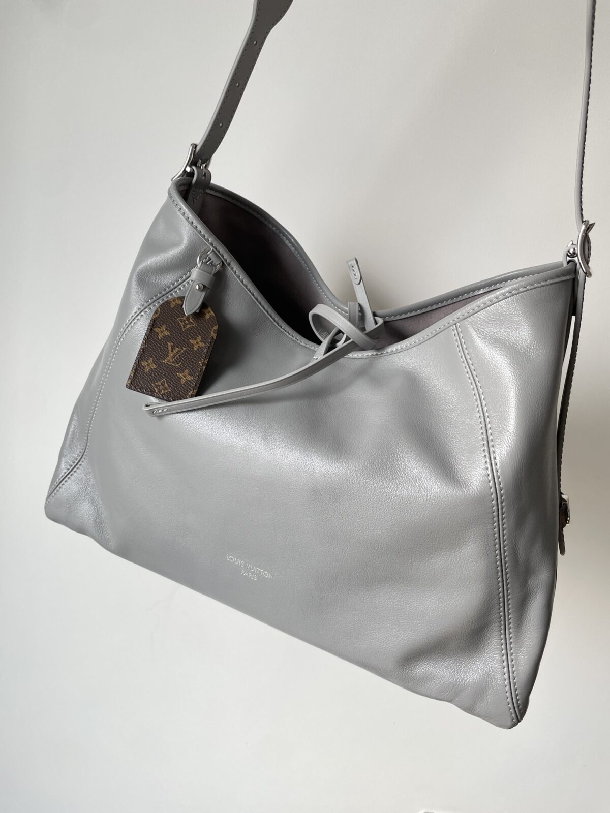 Louis Vuitton CarryAll Dark MM Lambskin Tote Bag Shark Grey - Image 6