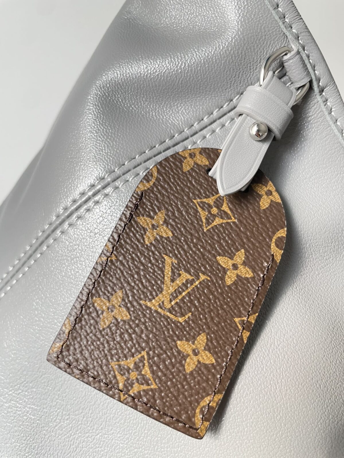 Louis Vuitton CarryAll Dark MM Lambskin Tote Bag Shark Grey - Image 7